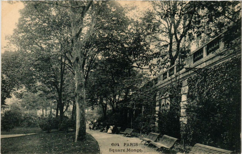 Carte postale ancienne Paris 5e Square Monge. P. Marmuse à Paris 5e