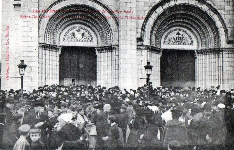 Carte postale ancienne Nantes Les Inventaires 27 Nov 1906 Saint Donatien (Grosse Animation à Nantes