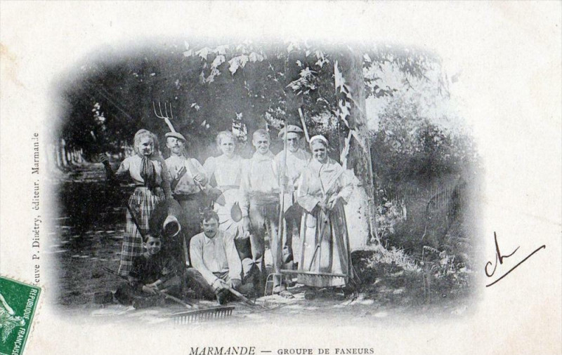 Carte postale ancienne Marmande Groupe De Faneurs (dos non divisé)  (Gros Plan Belle Cpa à Marmande