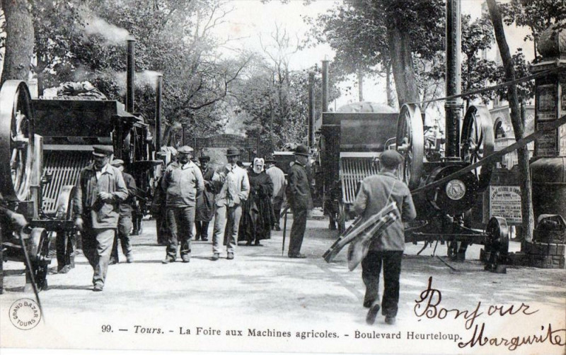 Carte postale ancienne Tours La Foire Aux Machines Agricoles Boulevard Heurteloup (dos non divis à Tours