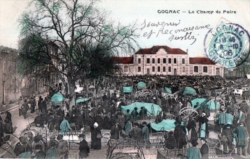 Carte postale ancienne Cognac Le Champ De Foire (Grosse Animation à Cognac