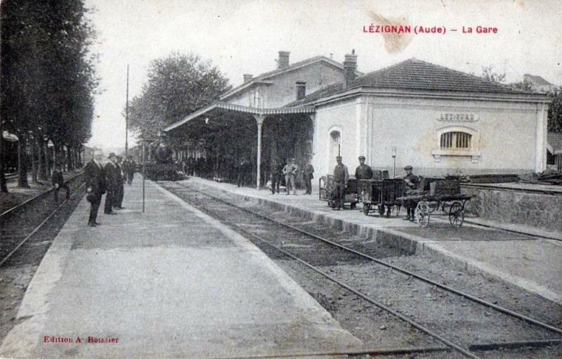 Carte postale ancienne Lezignan La Gare (train en gare