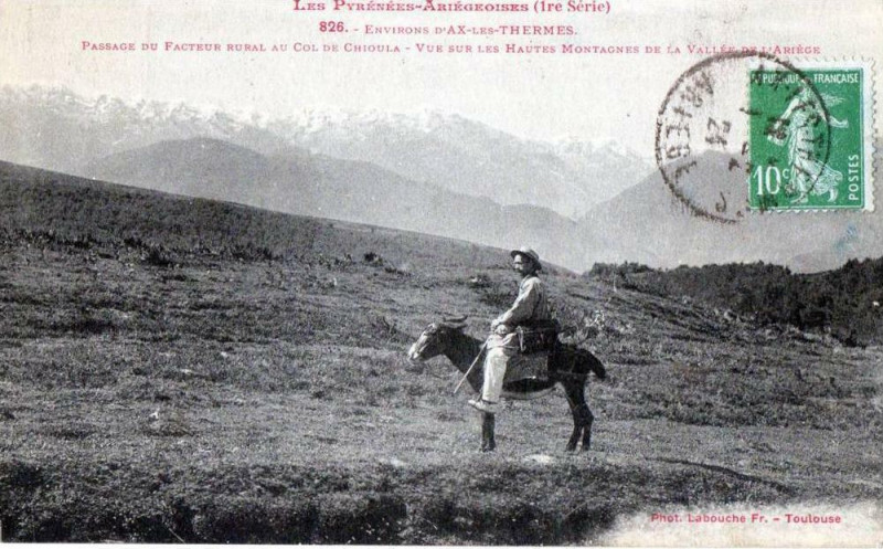Carte postale ancienne Environs d'Ax Les Thermes Passage du Facteur Rural au Col de la Chioula à Ax-les-Thermes