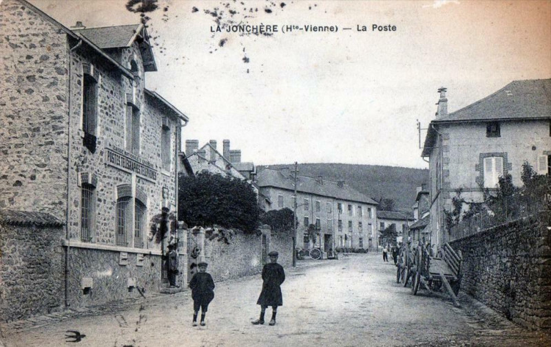 Carte postale ancienne La Jonchere La Poste  (animation