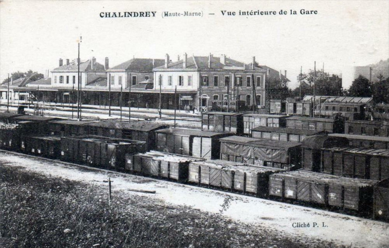 Carte postale ancienne Chalindrey Vue Interieure De La Gare (Wagons En Gare à Chalindrey