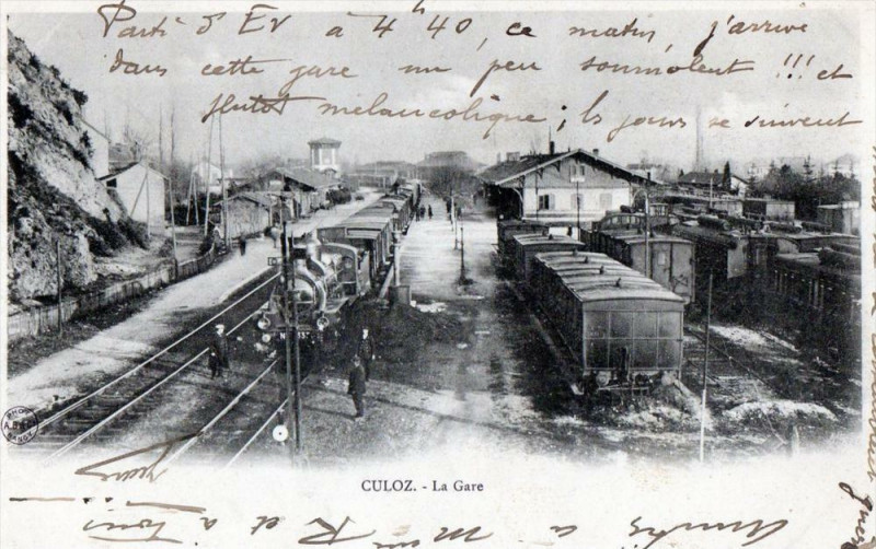 Carte postale ancienne Culoz La Gare (dos non divisé) Train En Gare à Culoz