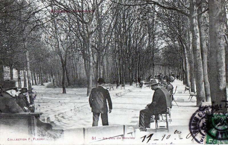 Carte postale ancienne Paris Le Jeu De Boules (Belle Cpa Pas Courante à Paris