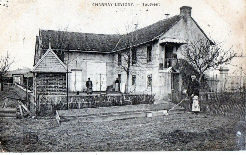 Carte postale ancienne Charnay Levigny Toutvent