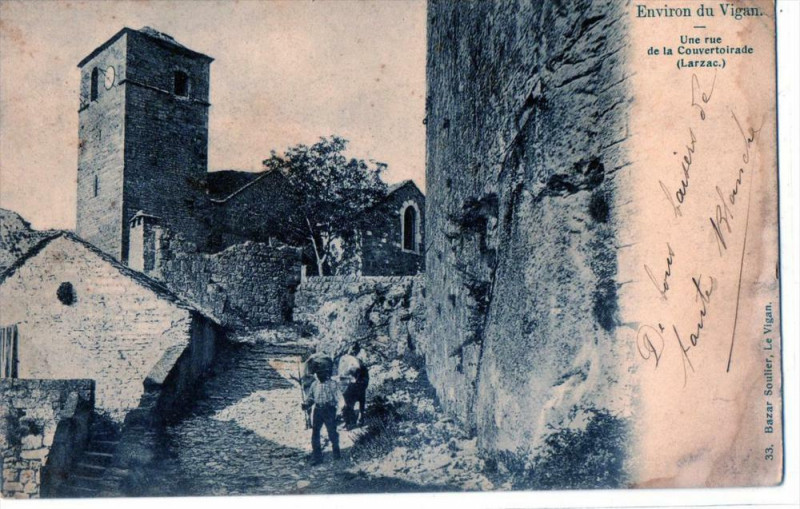 Carte postale ancienne Environs Du Vigan Une Rue De La Couvertoirade Larzac (dos non divisé) à La Couvertoirade