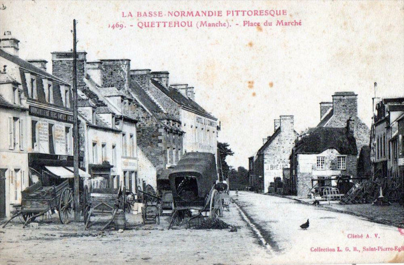 Carte postale ancienne Quettehou Place Du Marche à Quettehou