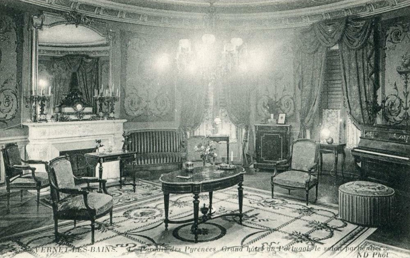 Carte postale ancienne Vernet Les Bains Le Paradis Grand Hotel Du Portugal Le Salon Particulier à Vernet-les-Bains