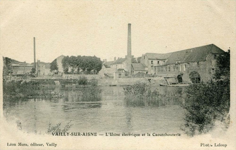 Carte postale ancienne Vailly Sur Aisne L'Usine Electrique Et La Caoutchouterie  (cpa industrie à Vailly-sur-Aisne