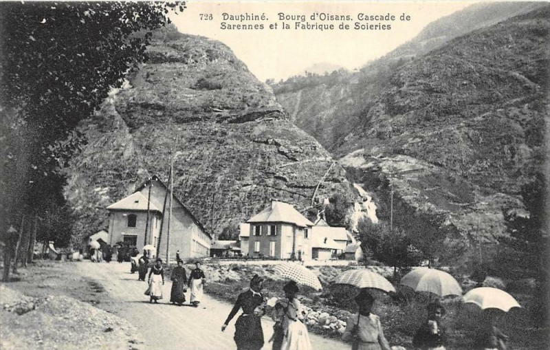 Carte postale ancienne Bourg D'Oisans Cascade De Sarennes Et Fabrique De Soieries