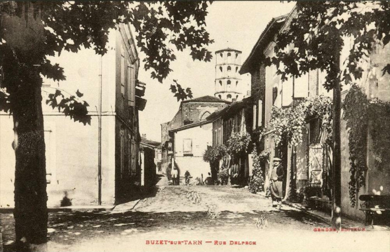 Carte postale ancienne Buzet Sur Tarn Rue Delpech (cliché pas courant à Buzet-sur-Tarn