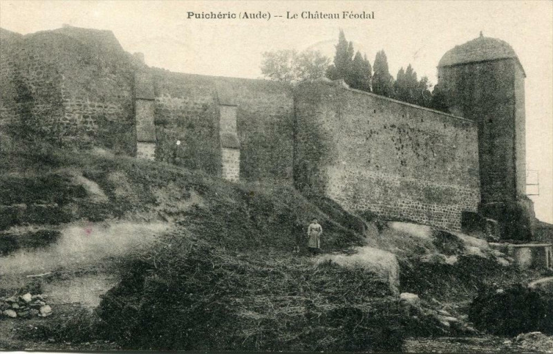 Carte postale ancienne Puicheric Le Chateau Feodal à Puichéric