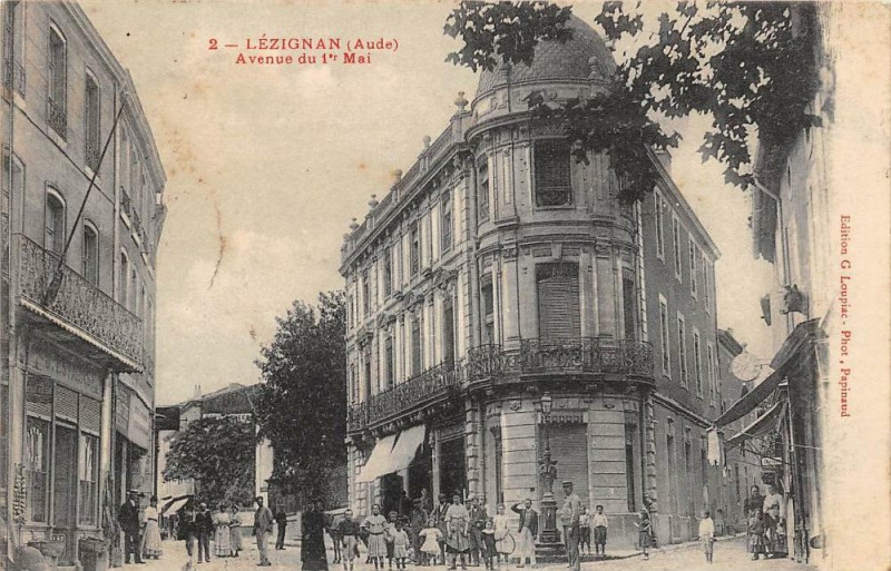 Carte postale ancienne Lezignan Avenue Du 1er Mai