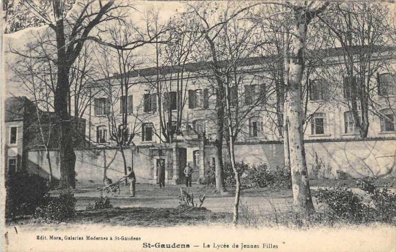 Carte postale ancienne Saint Gaudens Le Lycee De Jeunes Filles à Saint-Gaudens