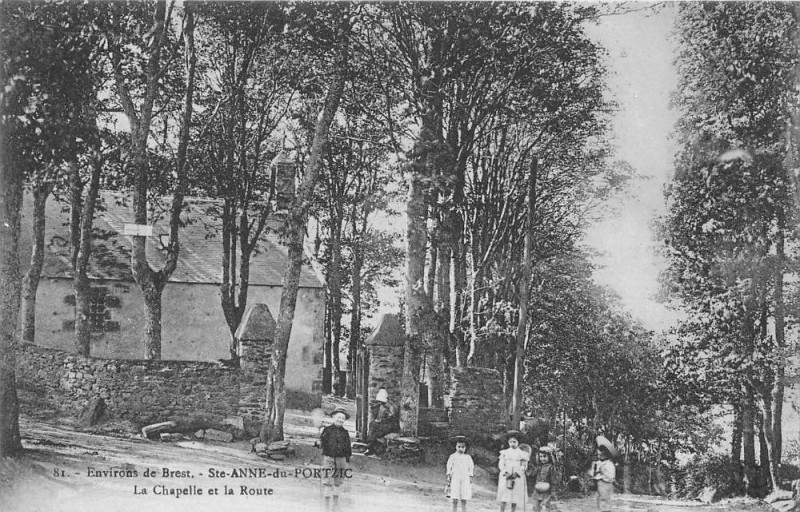 Carte postale ancienne Brest Cours D'Ajot (animation à Brest