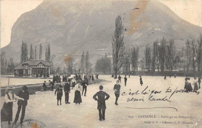 Carte postale ancienne Grenoble Patinage Au Polygone à Grenoble