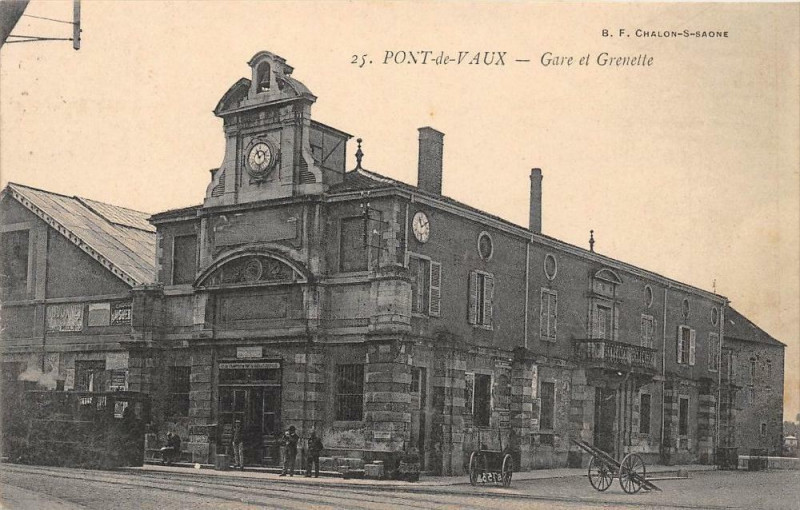 Carte postale ancienne Pont De Vaux Gare Et Grenette à Pont-de-Vaux