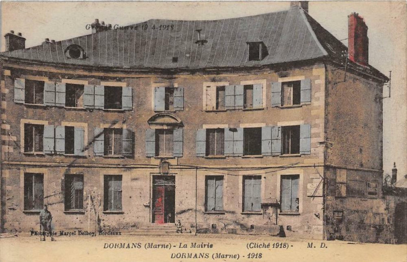Carte postale ancienne Dormans La Mairie à Dormans