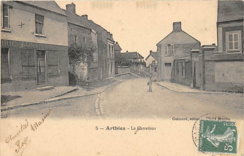 Carte postale ancienne Arthies Le Carrefour (cliché pas courant