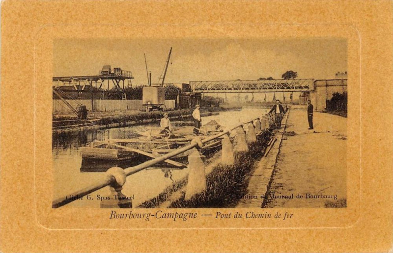 Carte postale ancienne Bourbourg Campagne Pont Du Chemin De Fer  (cpa glacée pas courante à Bourbourg