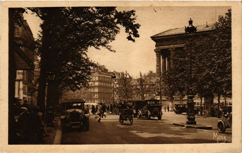 Carte postale ancienne Paris 8e - Le Boulevard de la Madeleine à Paris 8e