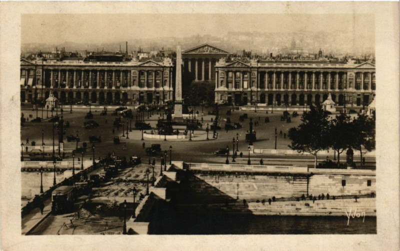 Carte postale ancienne Paris 8e - Vue generale de la Place à Paris 8e