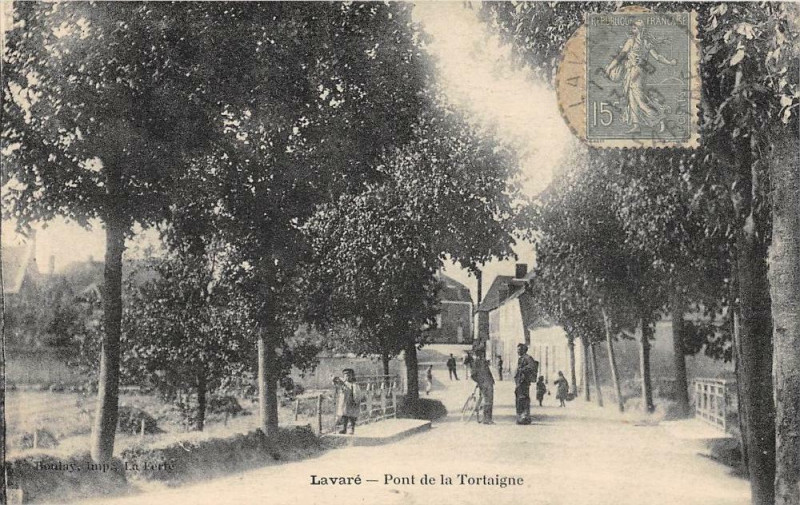 Carte postale ancienne Lavare Pont De La Tortaigne à Lavaré