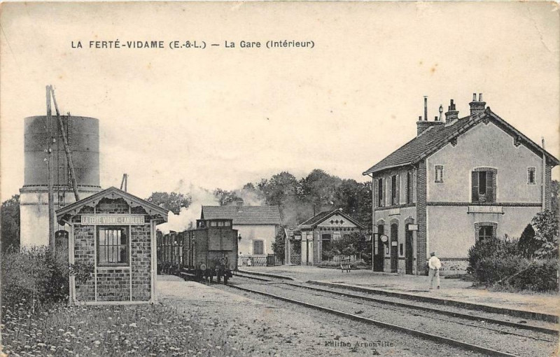 Carte postale ancienne 41 La Ferte Vidame La Gare