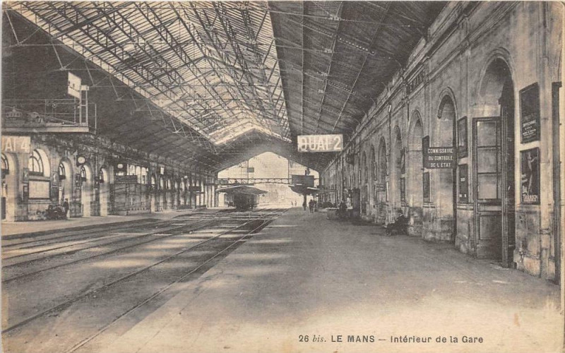 Carte postale ancienne Le Mans Interieur De La Gare au Mans