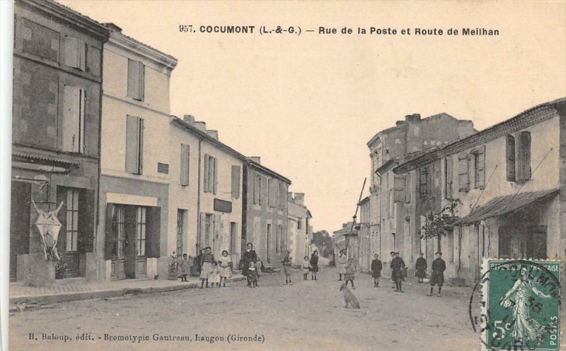 Carte postale ancienne Cocumont Rue De La Poste Et Route De Meilhan à Cocumont