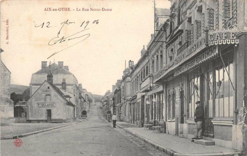 Carte postale ancienne Aix En Othie La Rue Notre Dame