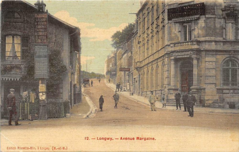 Carte postale ancienne Longwy Avenue Margaine (cpa toilée émaillée à Longwy