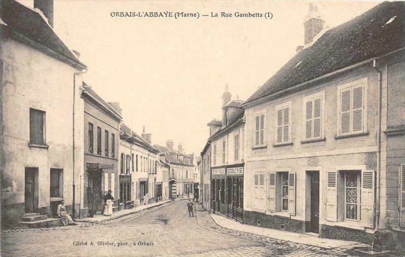 Carte postale ancienne Orbais L'Abbaye La Rue Gambetta (cliché pas courant à Baye