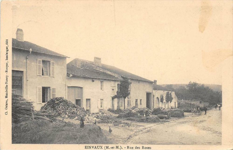 Carte postale ancienne Einvaux Rue Des Roses à Einvaux