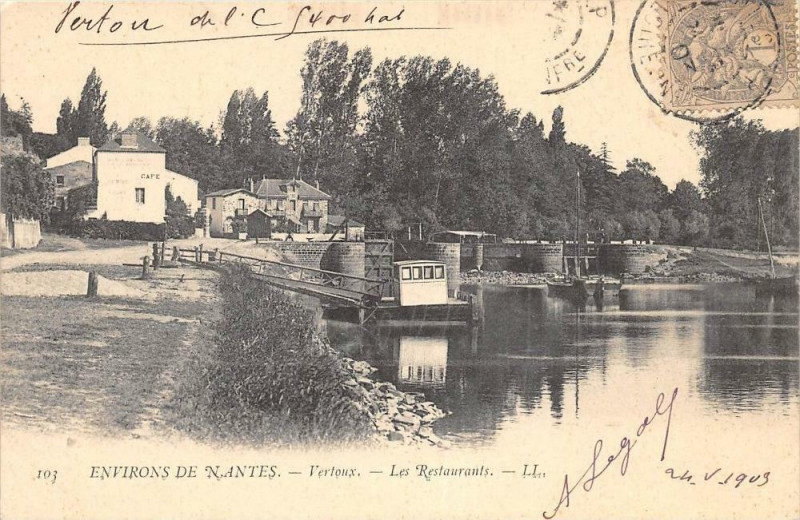 Carte postale ancienne Environs Nantes Vertoux Les Restaurants (dos non divisé) à Nantes