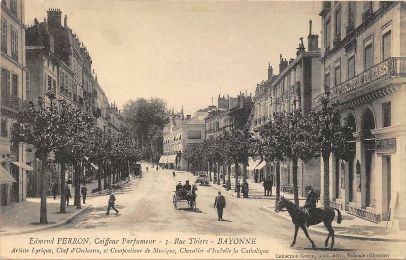 Carte postale ancienne Bayonne Edmon Dperron Coiffeur Parfumeur Rue Thiers A Bayonne (cpa pas co à Bayonne