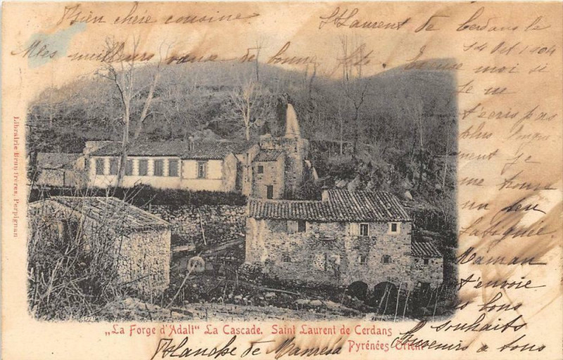 Carte postale ancienne Saint Laurent De Cerdans La Forge D´ADALT La Cascade (dos non divisé) à Saint-Laurent-de-Cerdans