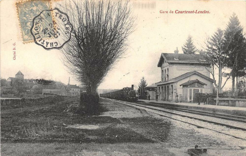 Carte postale ancienne Gare De Courtenot Lenclos à Courtenot