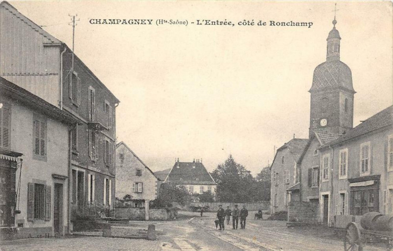 Carte postale ancienne Champagney L'Entree Cote De Ronchamp à Champagney