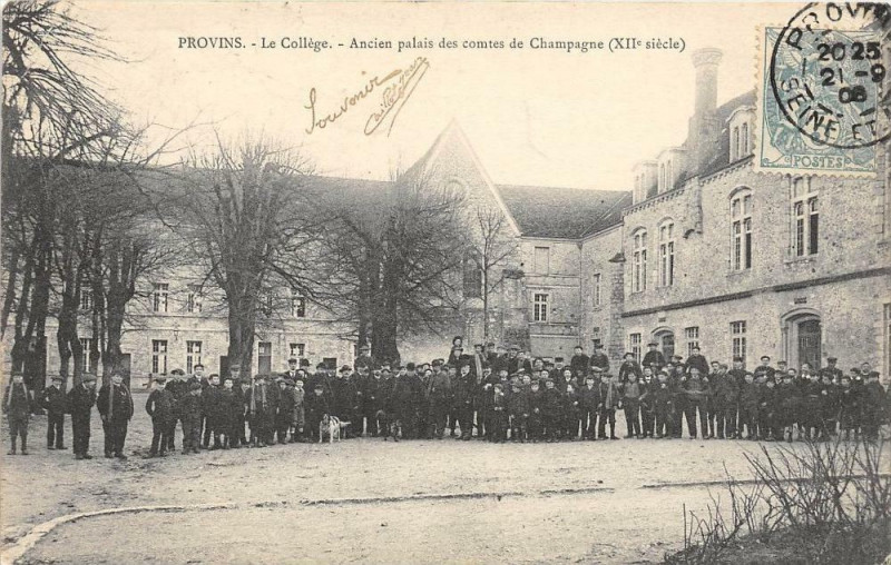 Carte postale ancienne Provins Le College à Provins