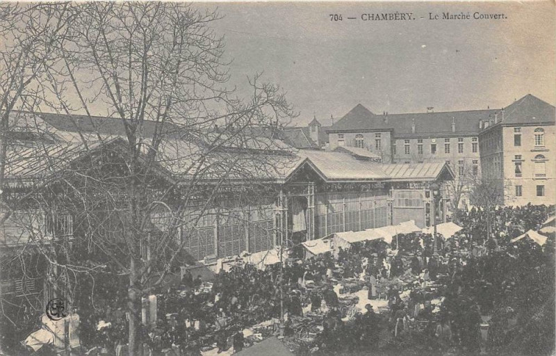 Carte postale ancienne Chambery Le Marche Couvert à Chambéry