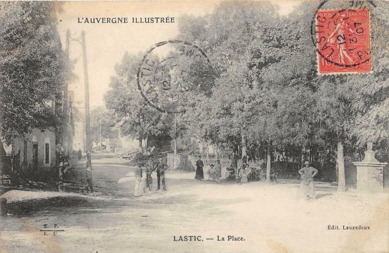 Carte postale ancienne Lastic La Place à Lastic
