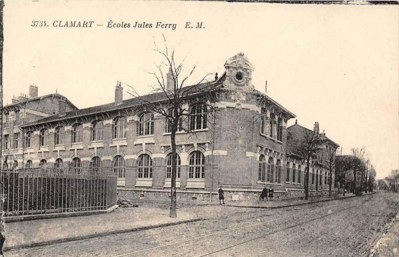 Carte postale ancienne Ecoles Jules Ferry à Clamart