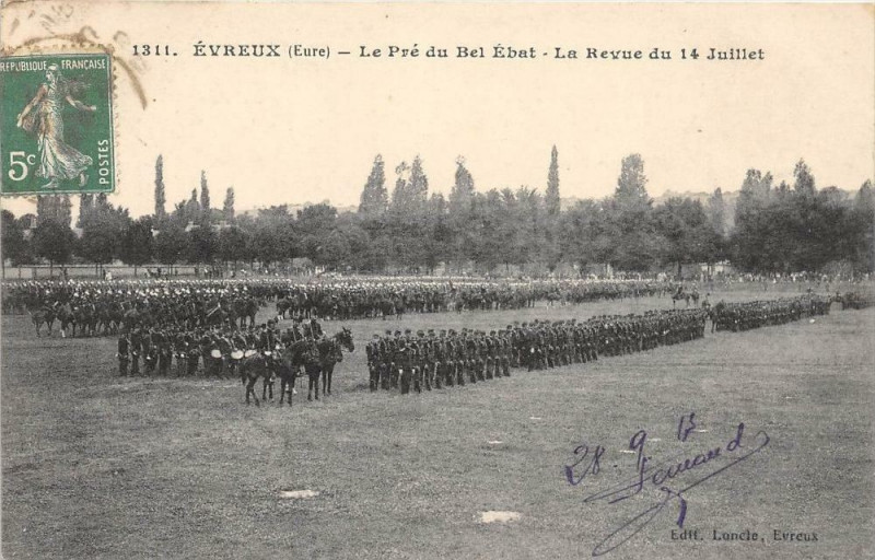 Carte postale ancienne Evreux Le Pre Du Bel Ebat La Revue Du 14 Juillet à Évreux