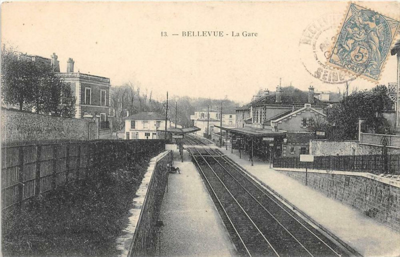 Carte postale ancienne Bellevue La Gare