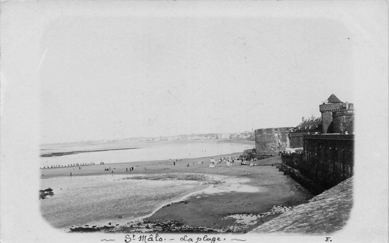 Carte postale ancienne Carte Photo Figurant Saint Malo (écris sur la cpa) cliché unique à Saint-Malo