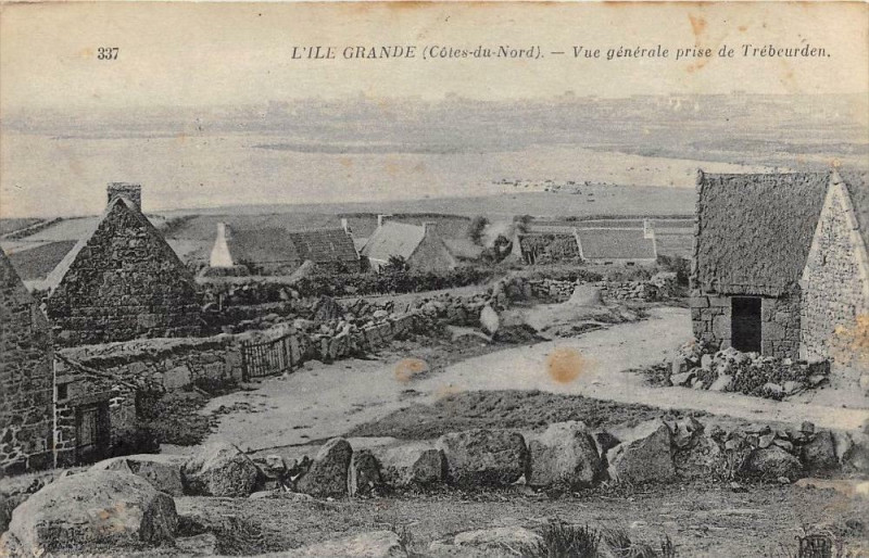 Carte postale ancienne L'Ile Grande Vue Generale Prise De Trebeurden à Trébeurden